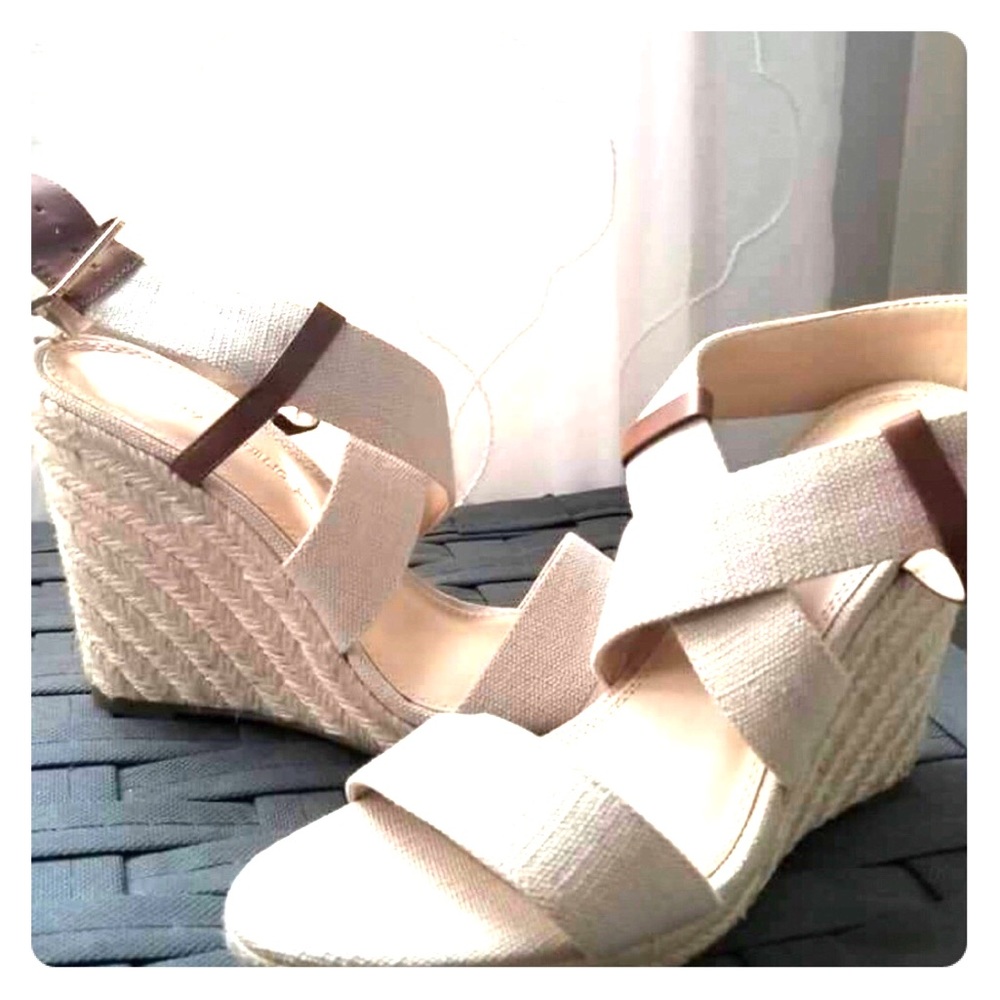 New! Banana Republic Wedge Shoes